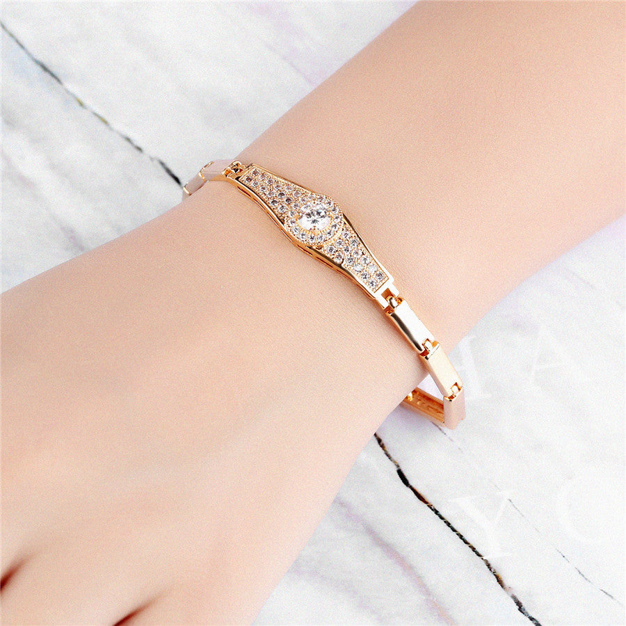 Inlaid Cubic Zircon Stainless Steel Gold Color Round Design Bracelet For Women